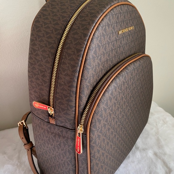 Michael Kors abbey backpack & wallet - Picture 5 of 7